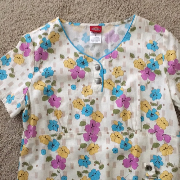 Scrub set - Picture 2 of 3